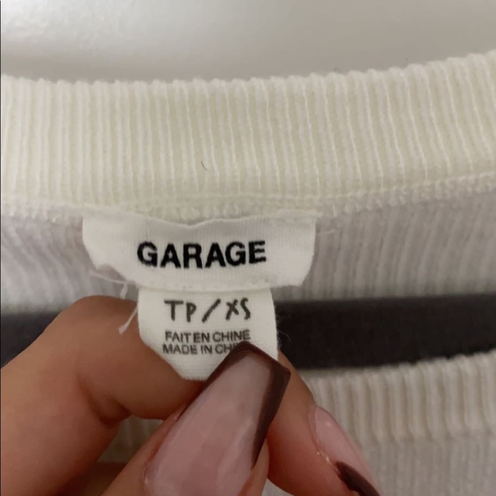 basic garage sweater - Picture 3 of 3
